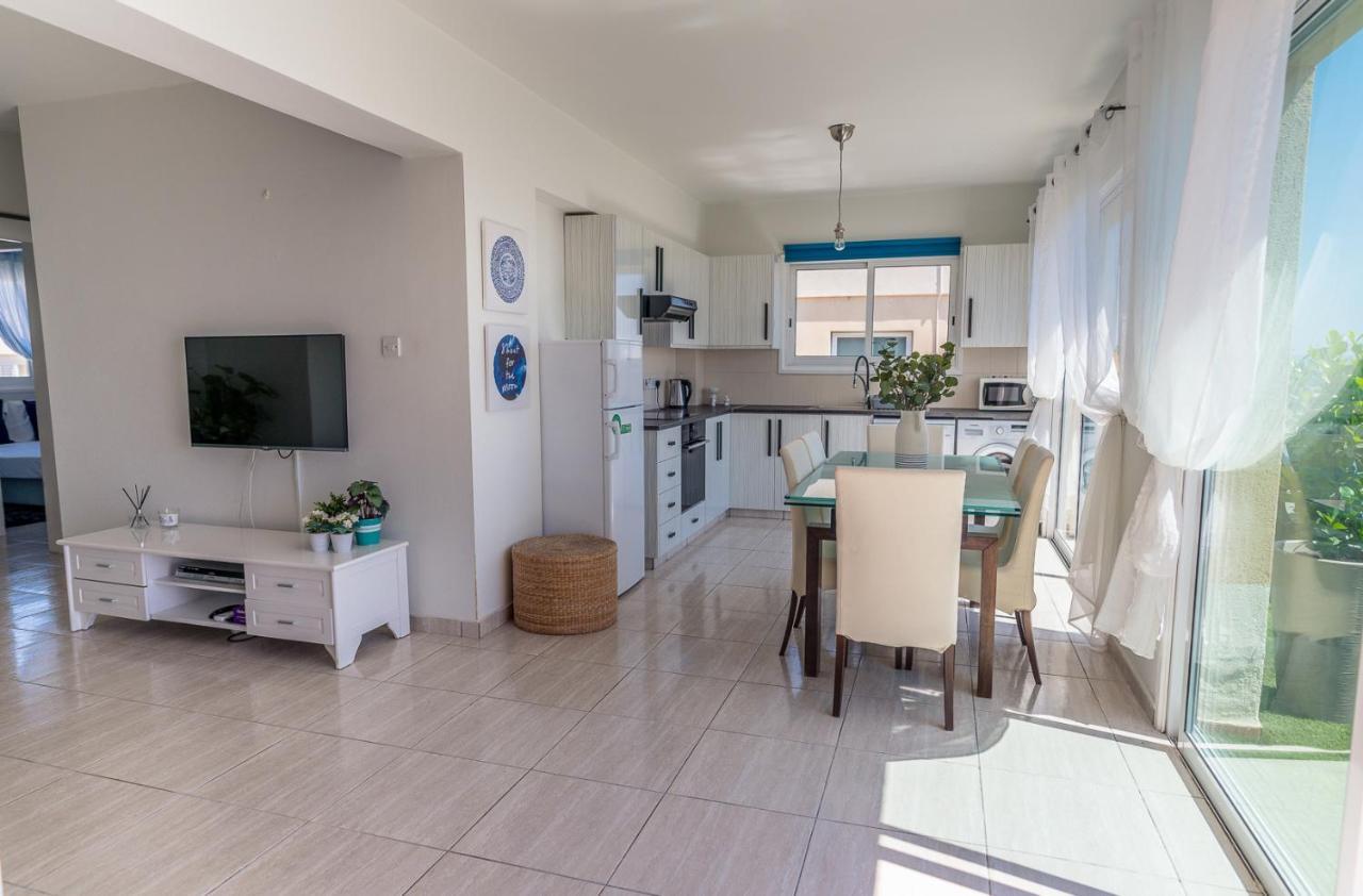 Makenzy Seaview Penthouse Apartment Larnaca Exterior photo