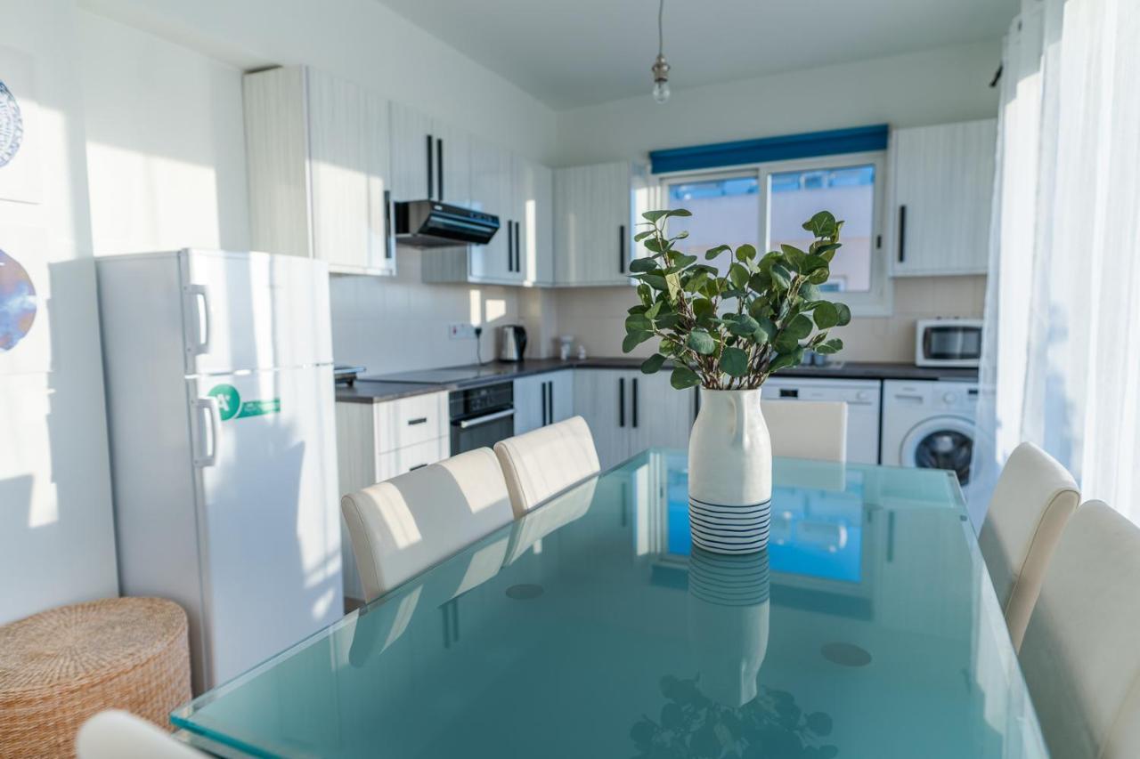 Makenzy Seaview Penthouse Apartment Larnaca Exterior photo